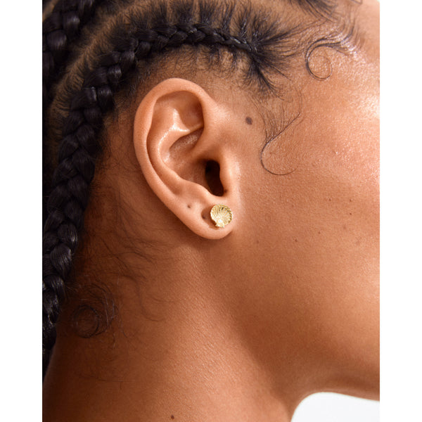 Boucles d’oreilles OPAL en coquillage recyclé plaquées or