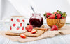 Tasse à base large avec fraises