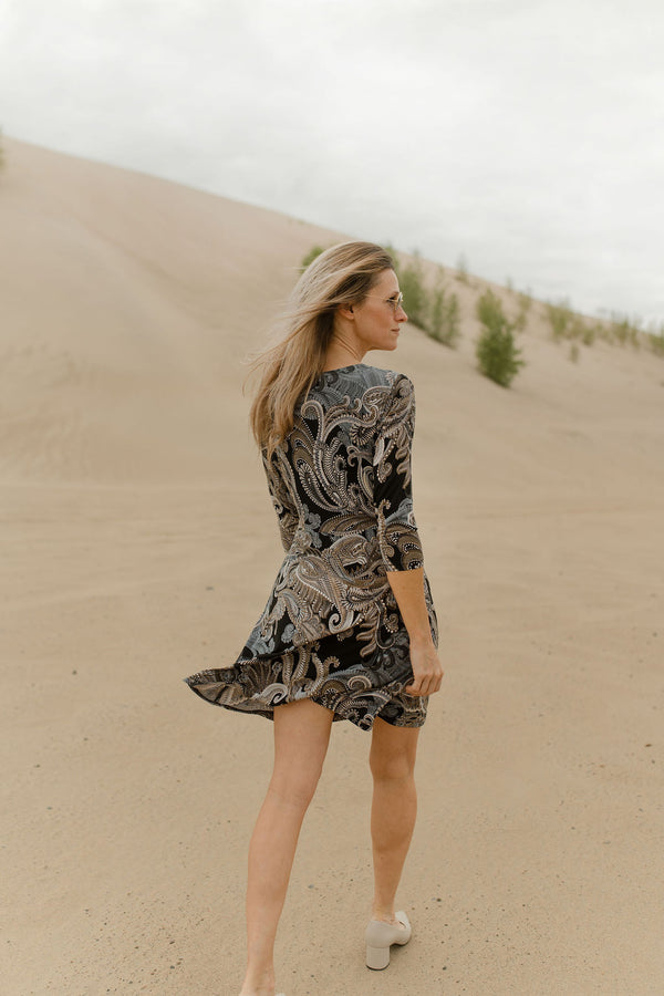 Robe Mattawin Paisley