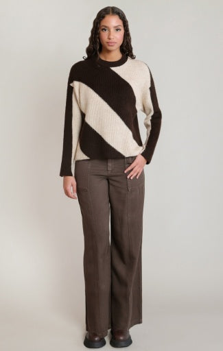DIAGONAL STRIPE SWEATER